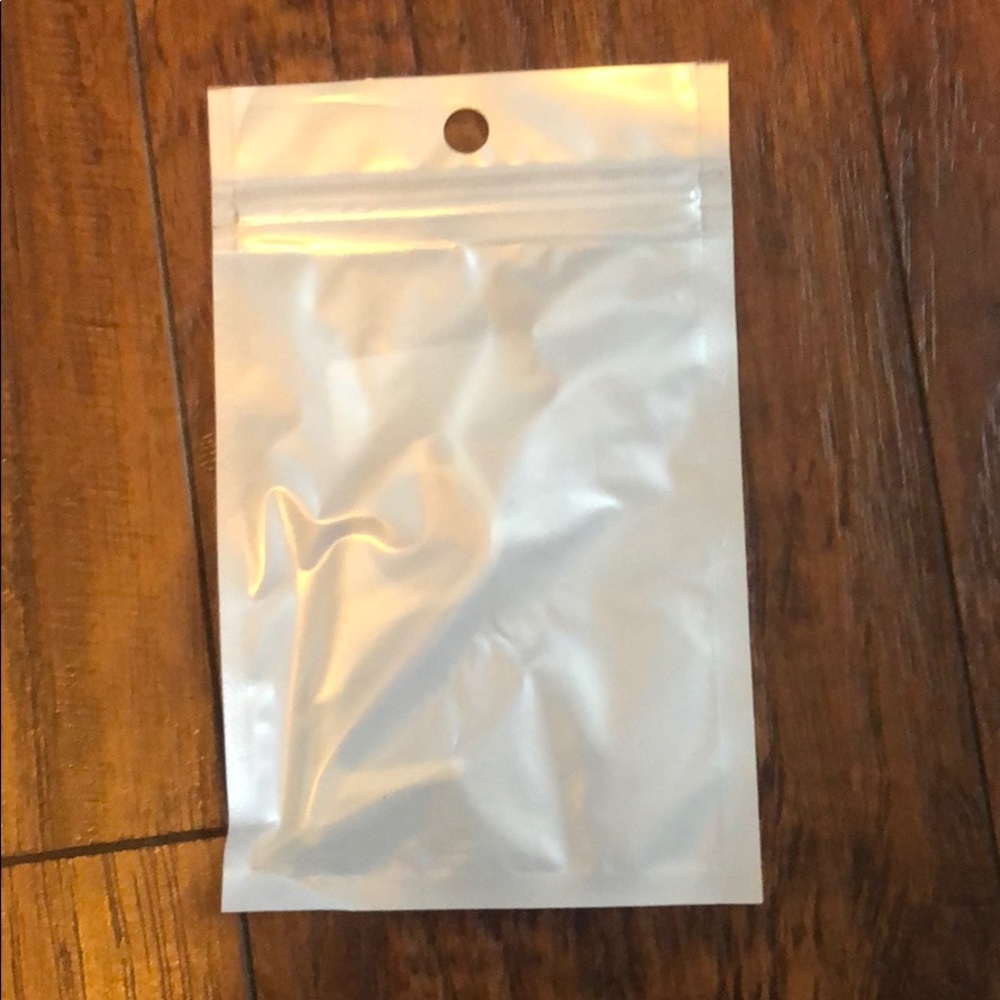 New 3 Pack No Touch Key Ring in Gold - Picture 7 of 7